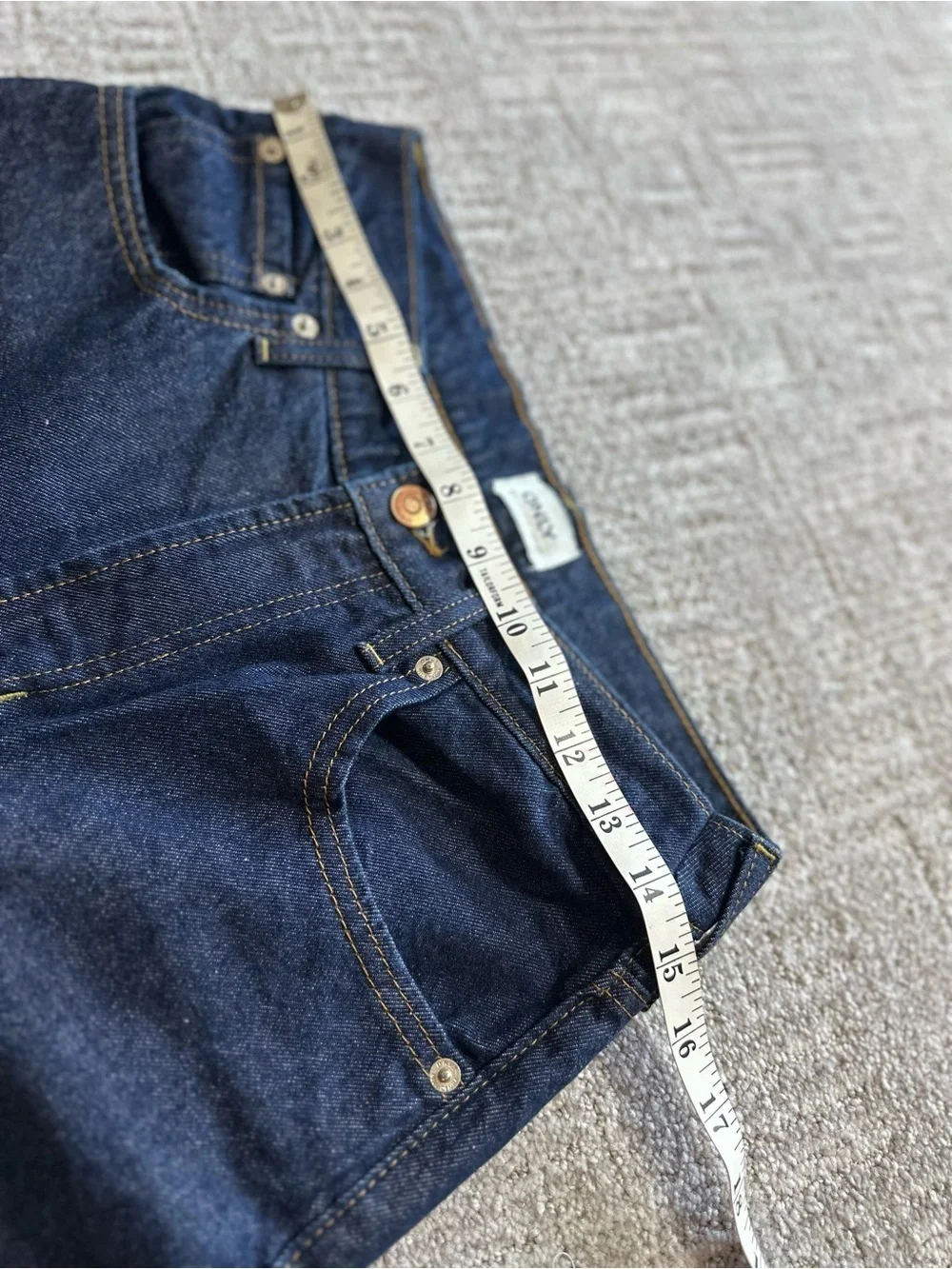Classic High-Rise Blue Jeans - Versatile Everyday Style - Picture 6 of 14